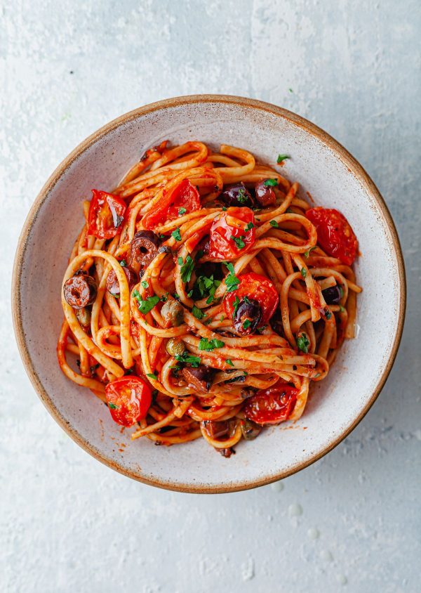PASTA PUTTANESCA (VEGAN)